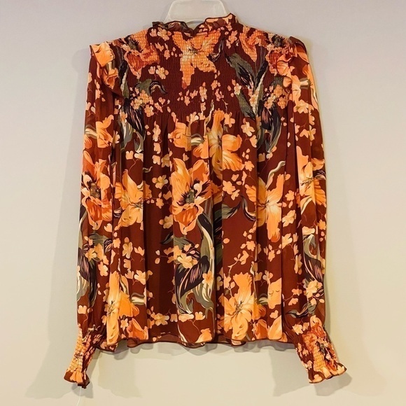 NWT Grace + Karma floral blouse color burgundy, gray, cream and apricot size M - Picture 4 of 8